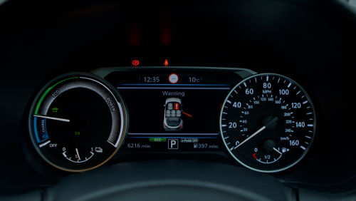 NISSAN JUKE HATCHBACK 1.6 Hybrid N-Connecta 5dr Auto view 3